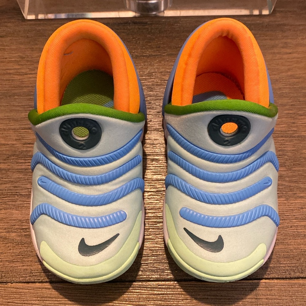 Nike dynamo baby sneaker 5c